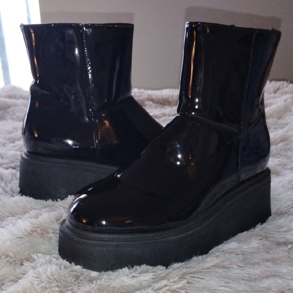 Rouge! Shiny Black Platform Boots